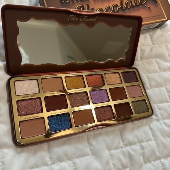 New - Better Than Chocolate Cocoa-Infused Eye Shadow Palette - Picture 4 of 4